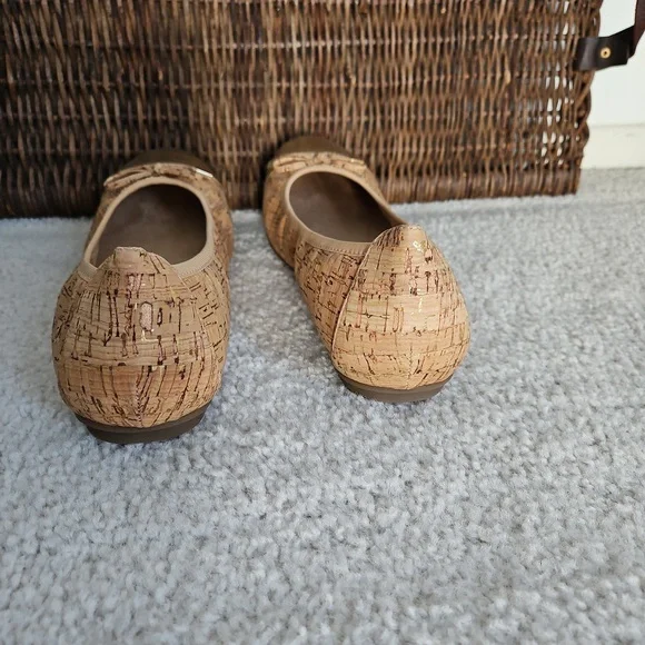 Vionic Cork Print with Gold Toe Ballerina Flats - Size 10 - Picture 5 of 6